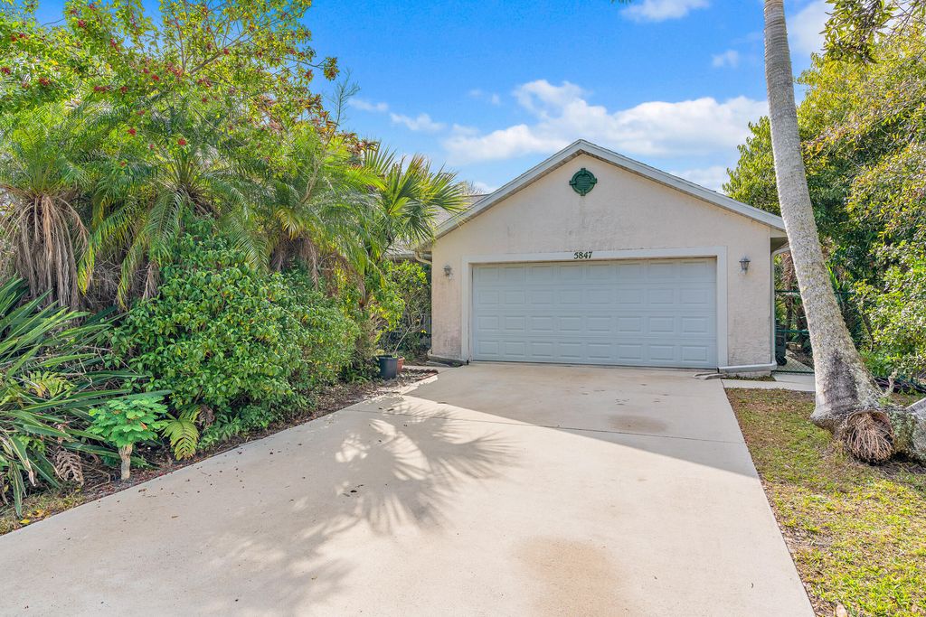 Photo of 5847 NW Zenith Drive, Port Saint Lucie, FL 34986 (MLS # R10778334)