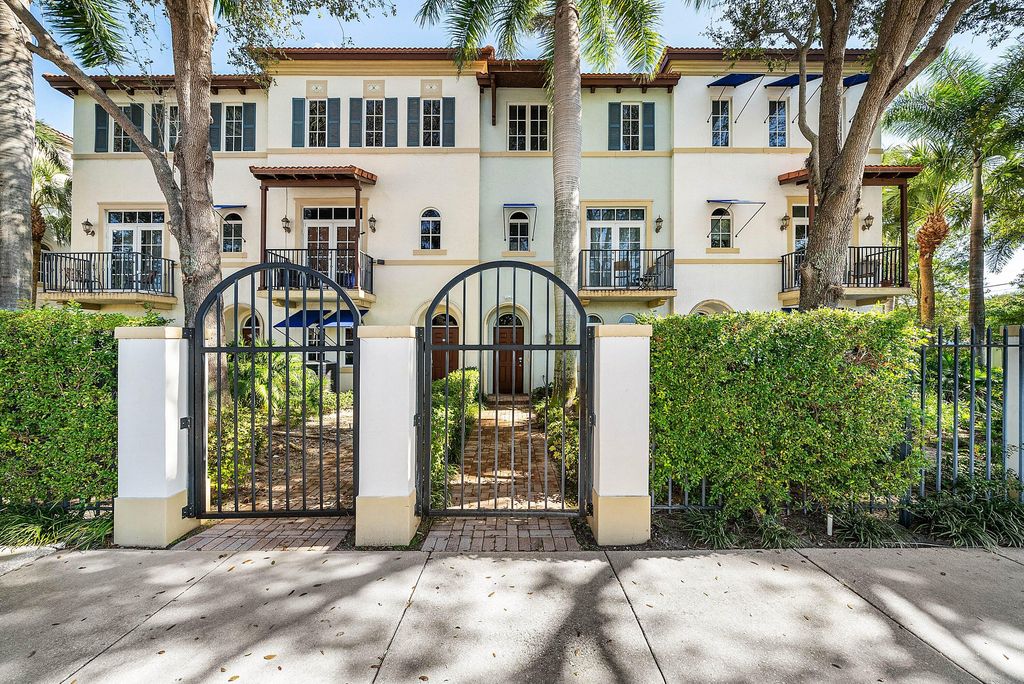 Photo of 3281 Estancia Lane, Boynton Beach, FL 33435 (MLS # R11159847)