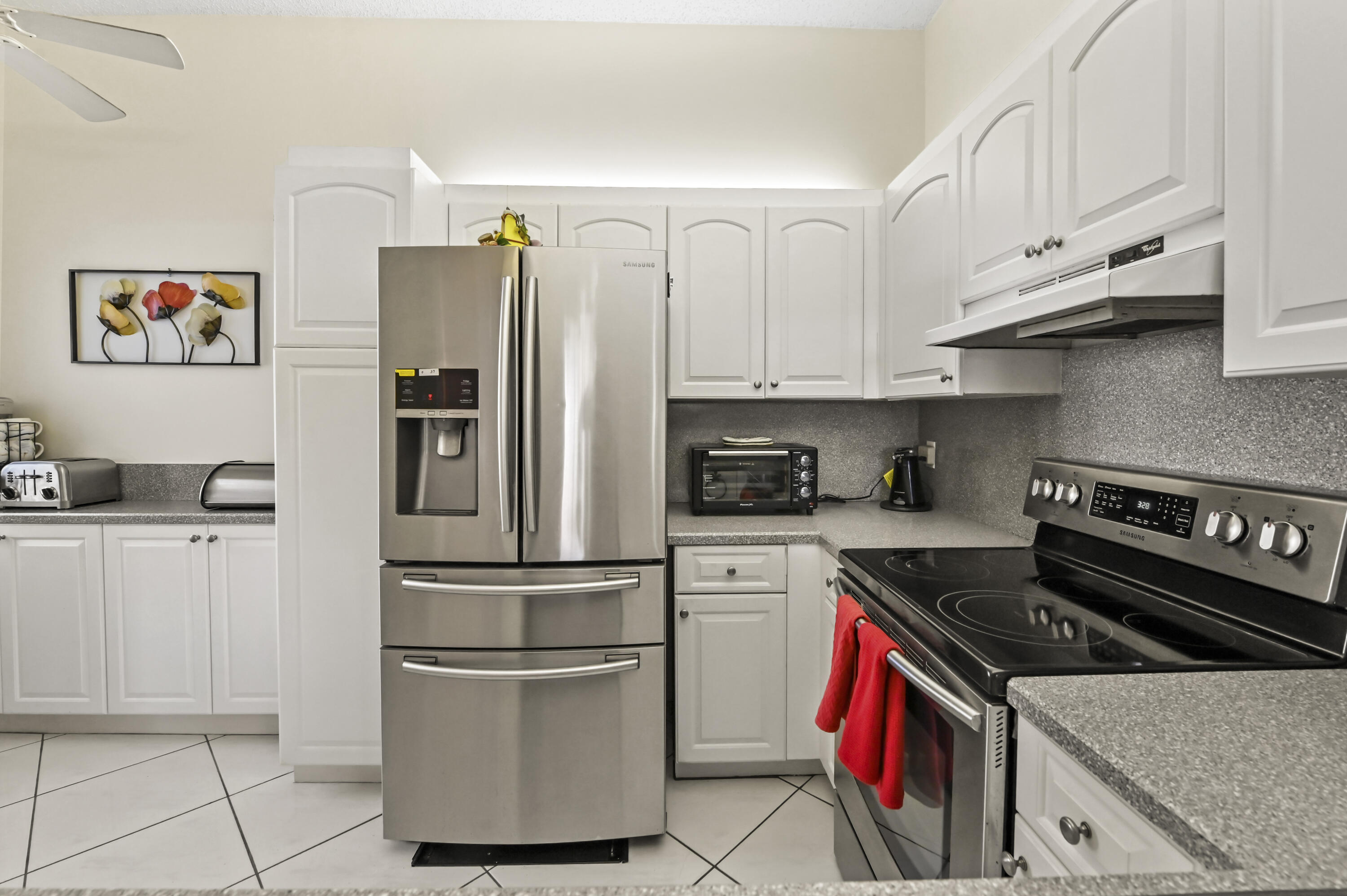 ALEXANDRA VILLAGE - Residential