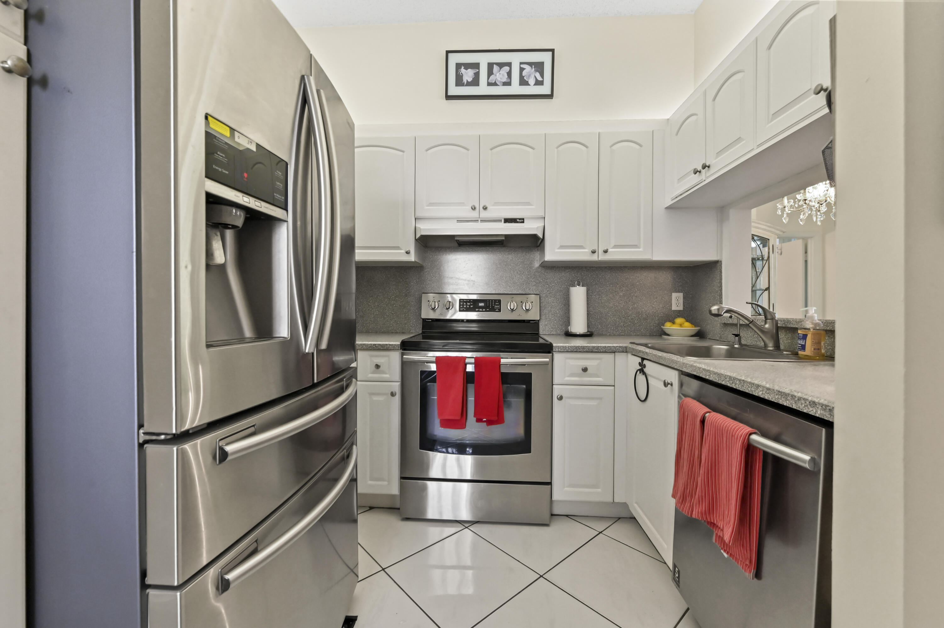 ALEXANDRA VILLAGE - Residential