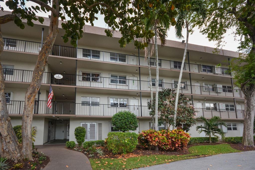 Photo of 2000 S Federal Highway #406, Boynton Beach, FL 33435 (MLS # R11062950)