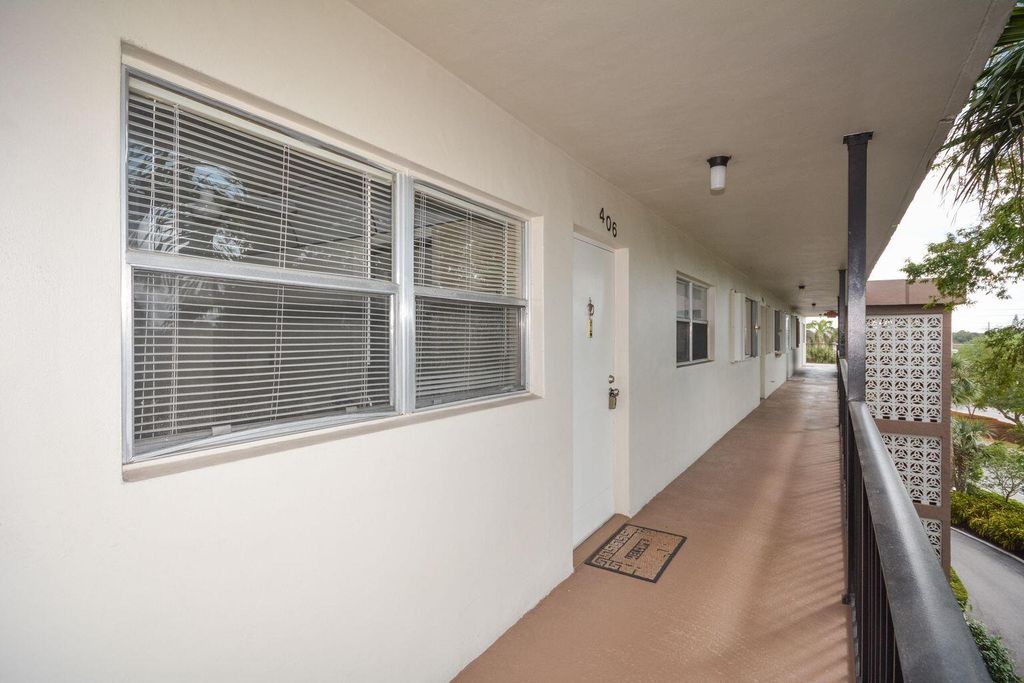 Photo of 2000 S Federal Highway #406, Boynton Beach, FL 33435 (MLS # R11062950)