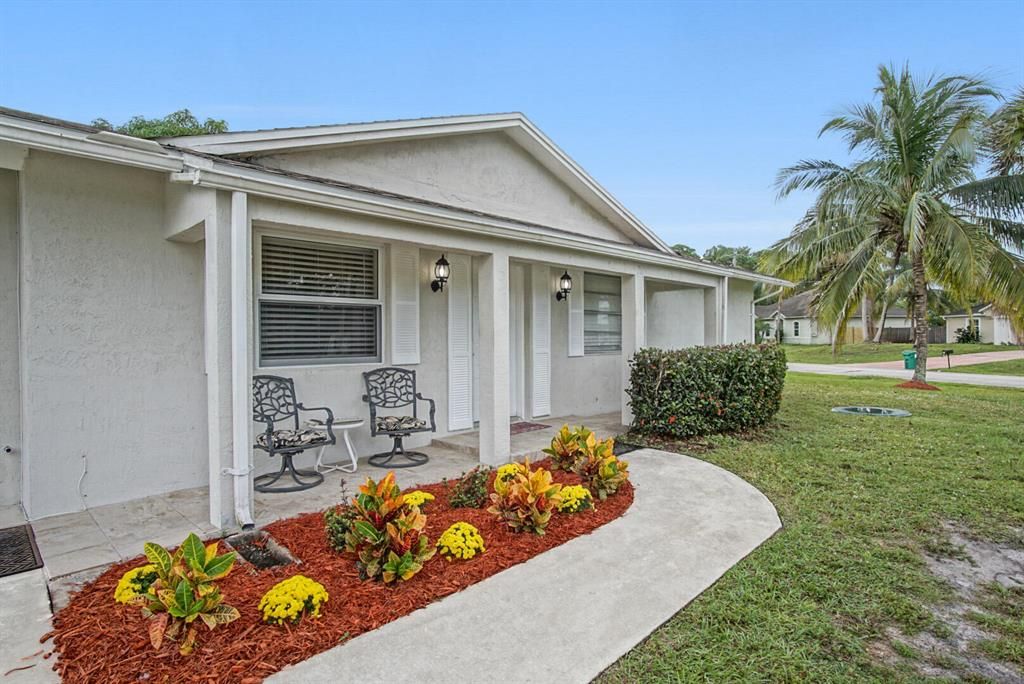 Photo of 598 SW Banks Terrace, Port St Lucie, FL 34953 (MLS # R10842407)