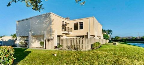 Palm Beach County Townhouses and Villas 98 1602 Shaker. Circle Circle Wellington FL 33414