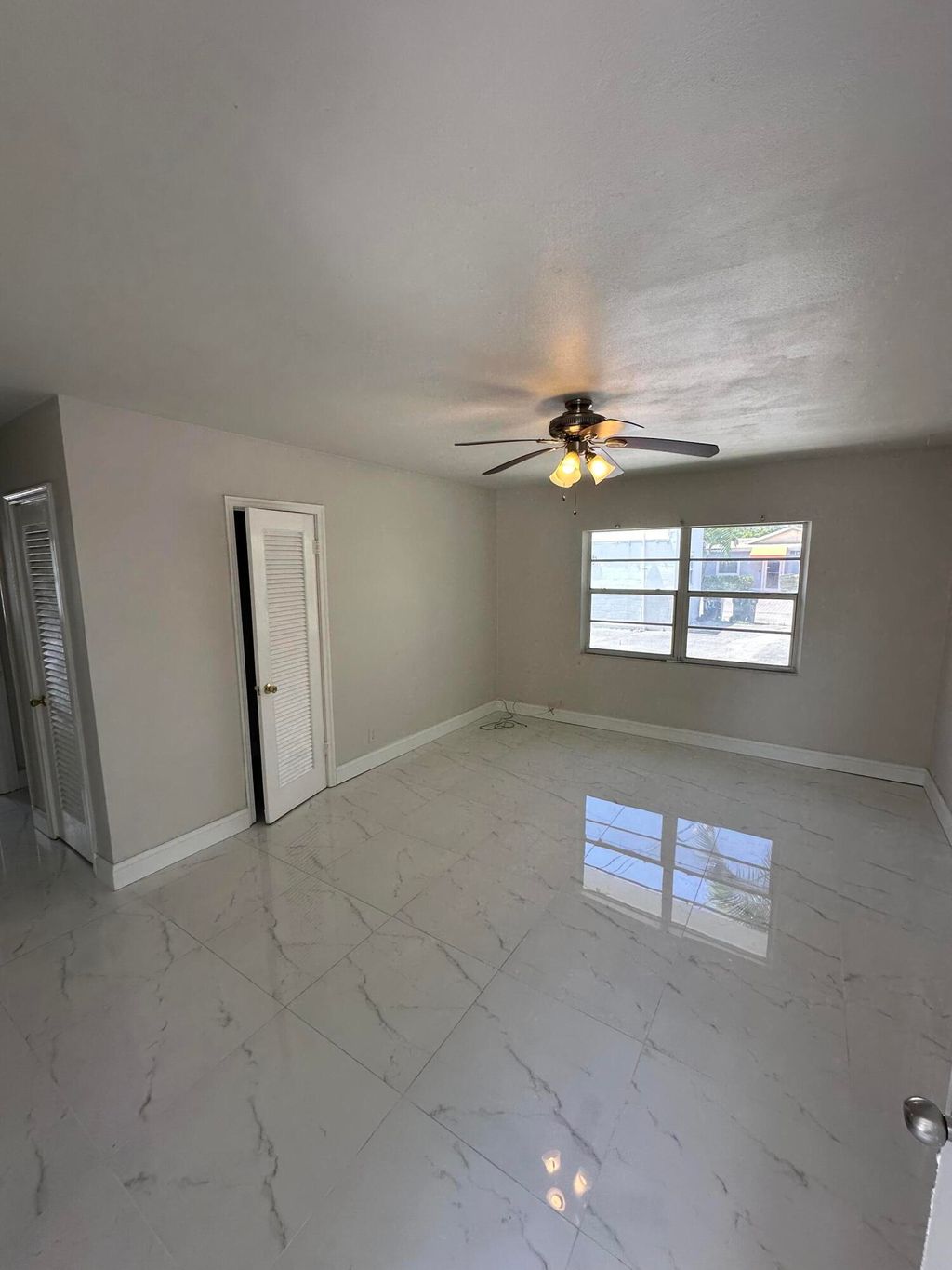 Photo of 122 SE 5th Avenue, Delray Beach, FL 33483 (MLS # R11019310)