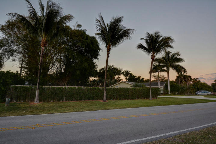 TUNISON PALMS - Residential Lease