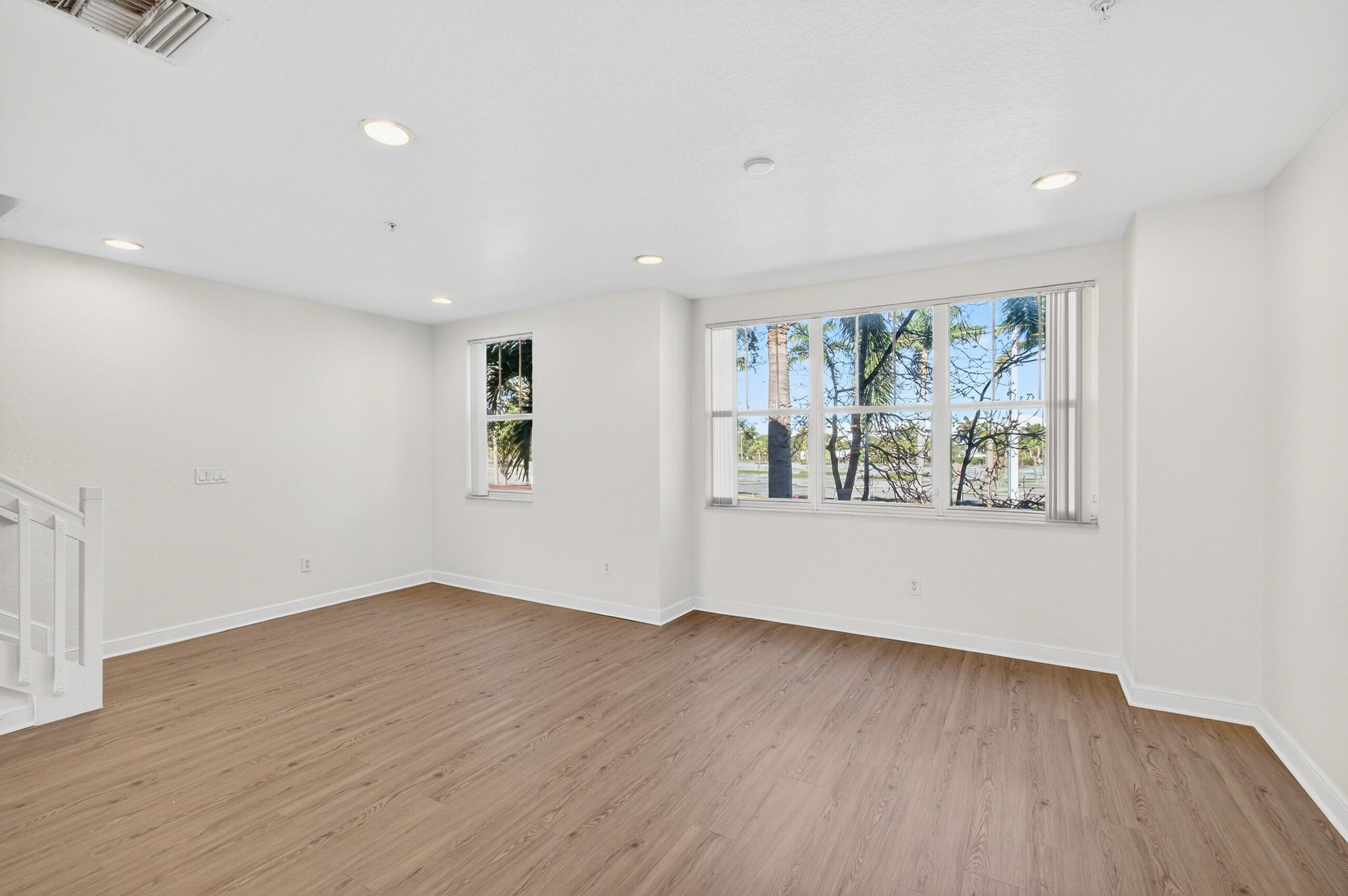 CITYSIDE CONDO - Residential