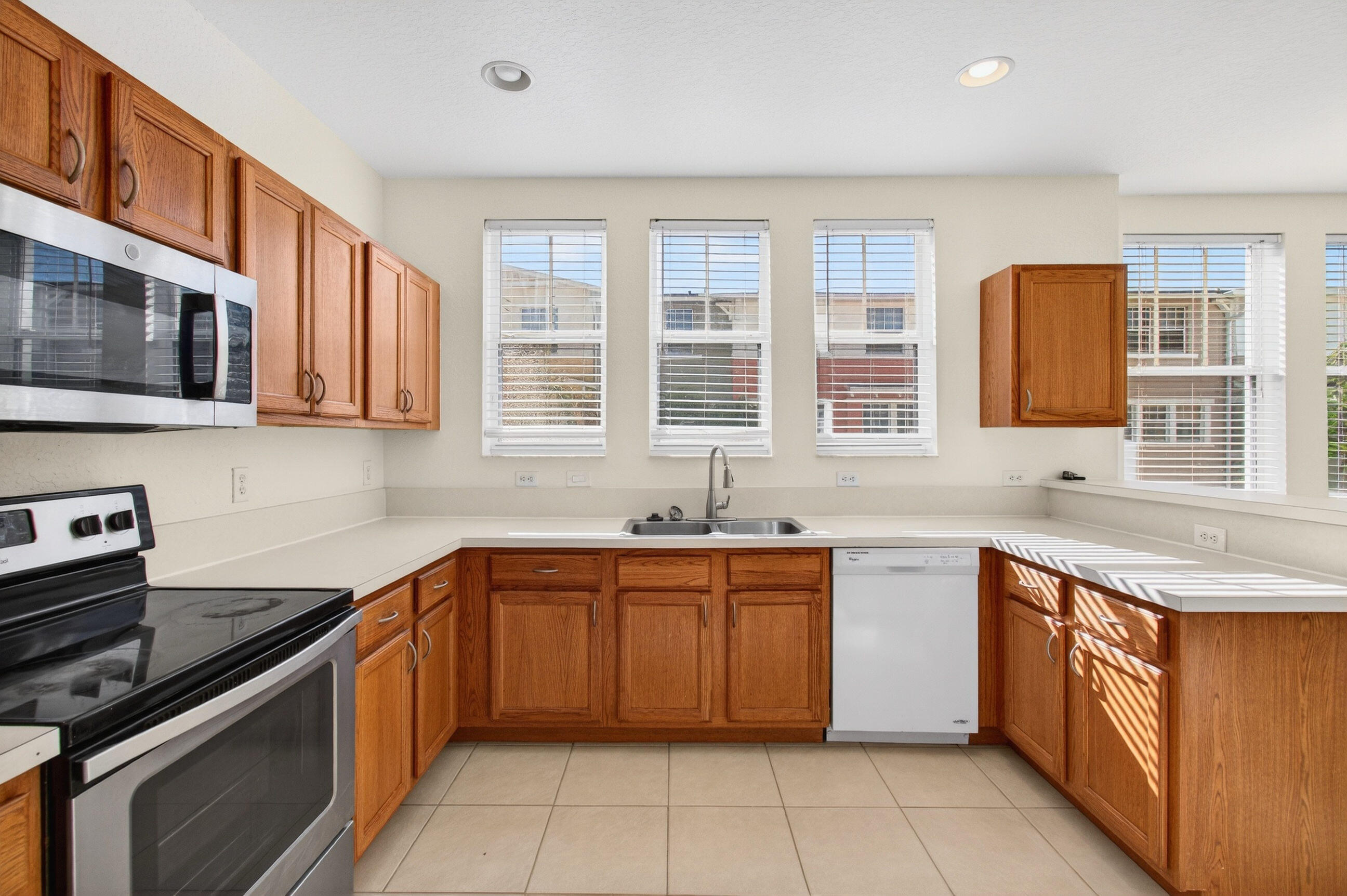 CITYSIDE CONDO - Residential