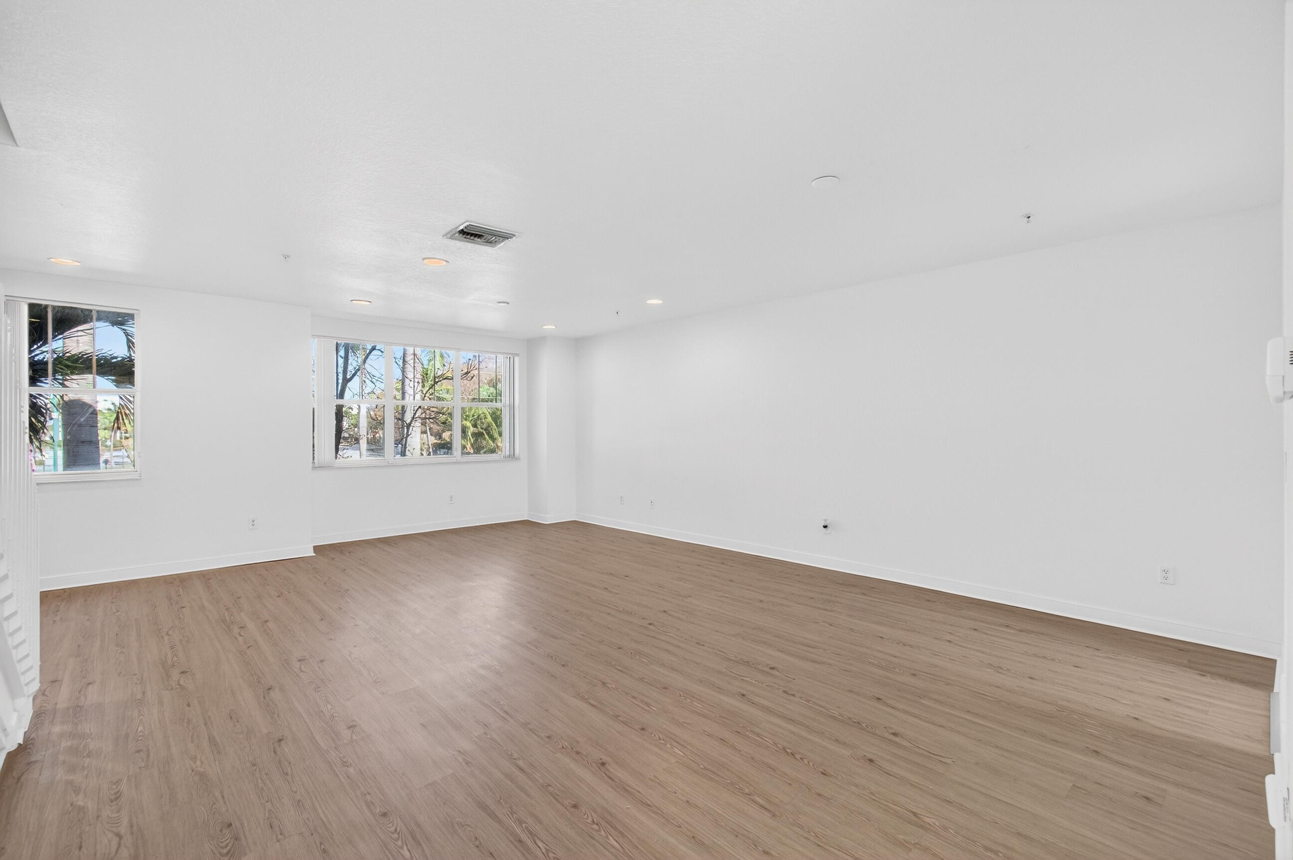 CITYSIDE CONDO - Residential