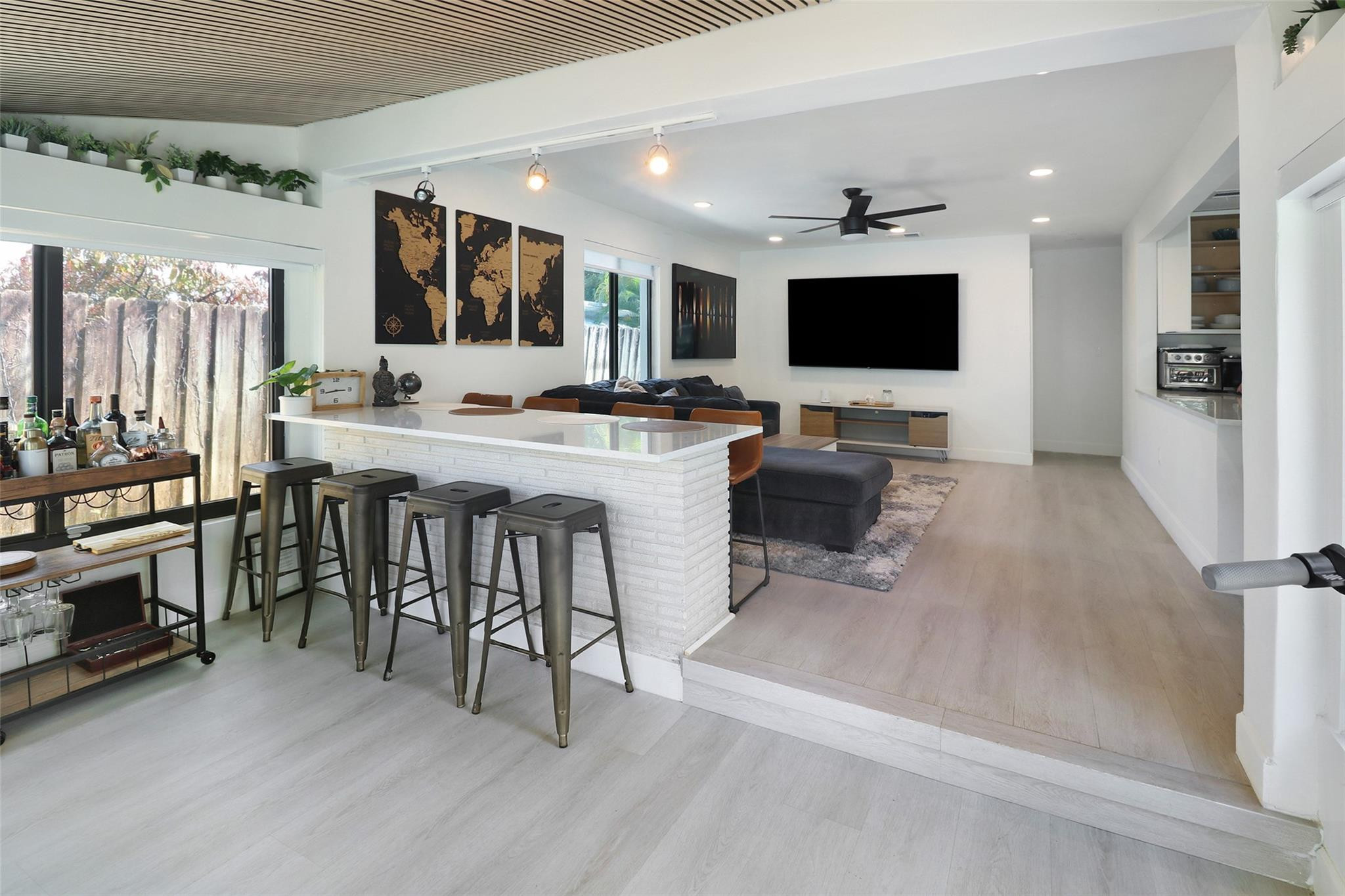 Lauderdale 2-9 D - Residential