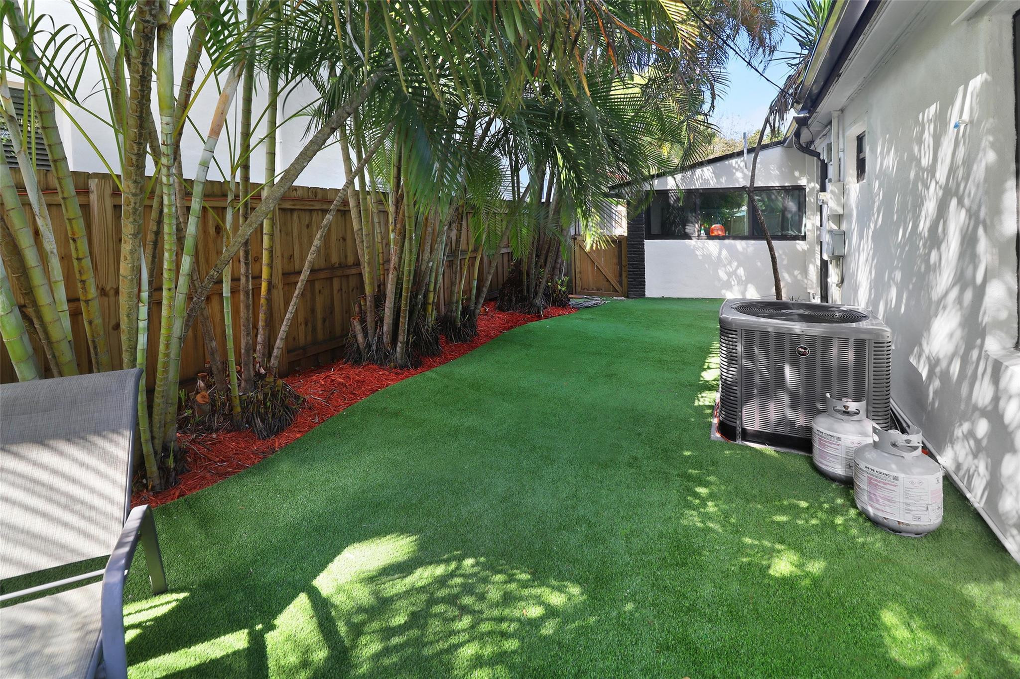 Lauderdale 2-9 D - Residential