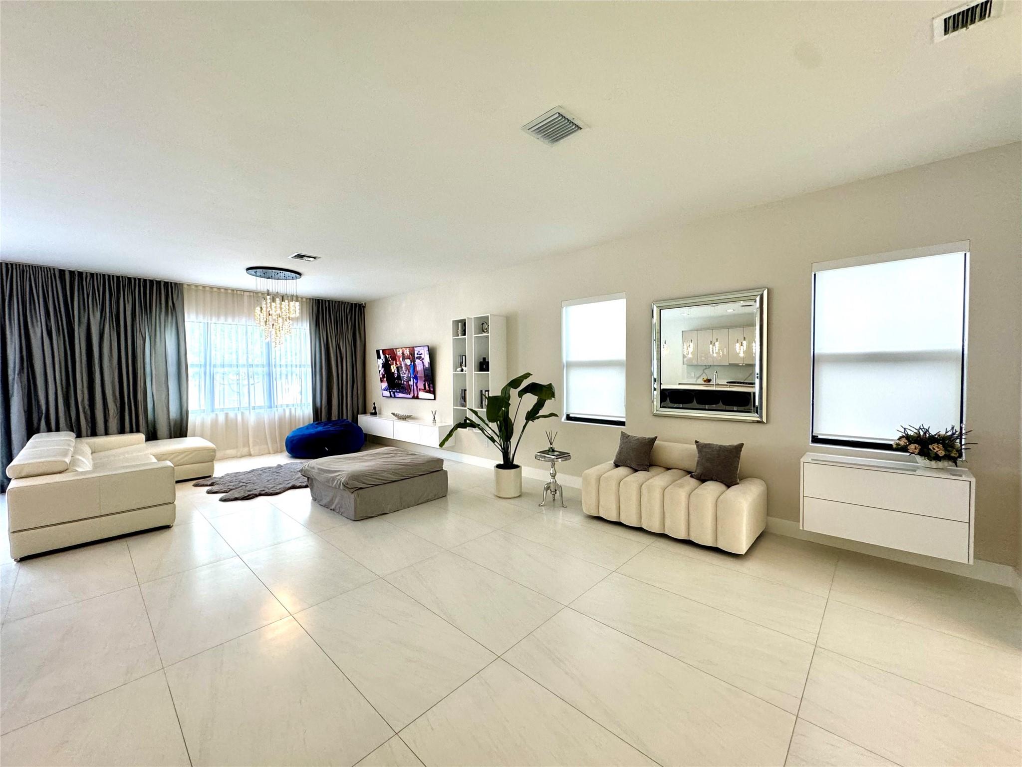 Whispering Oaks 183-173 B - Residential Lease