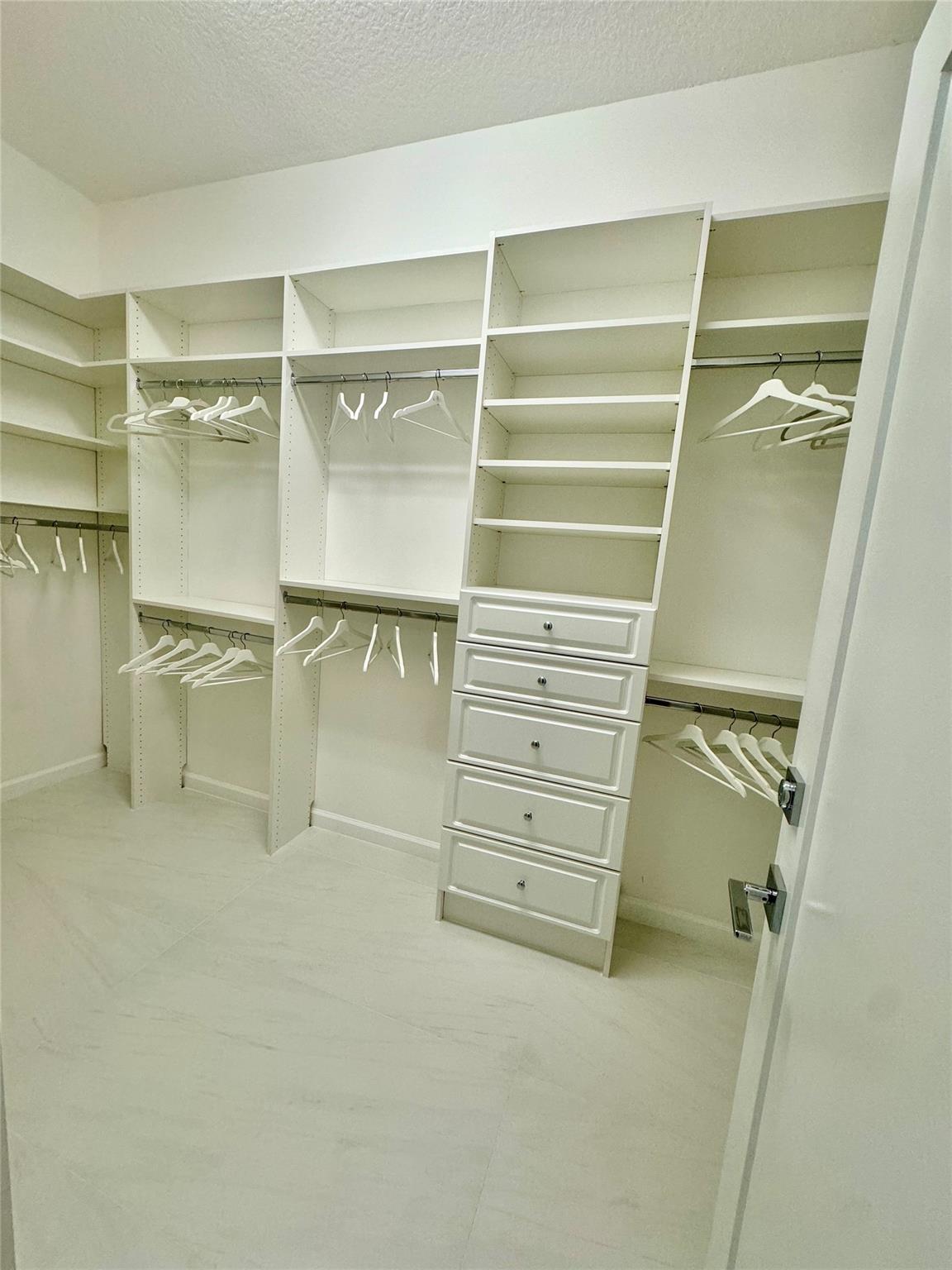 Whispering Oaks 183-173 B - Residential Lease