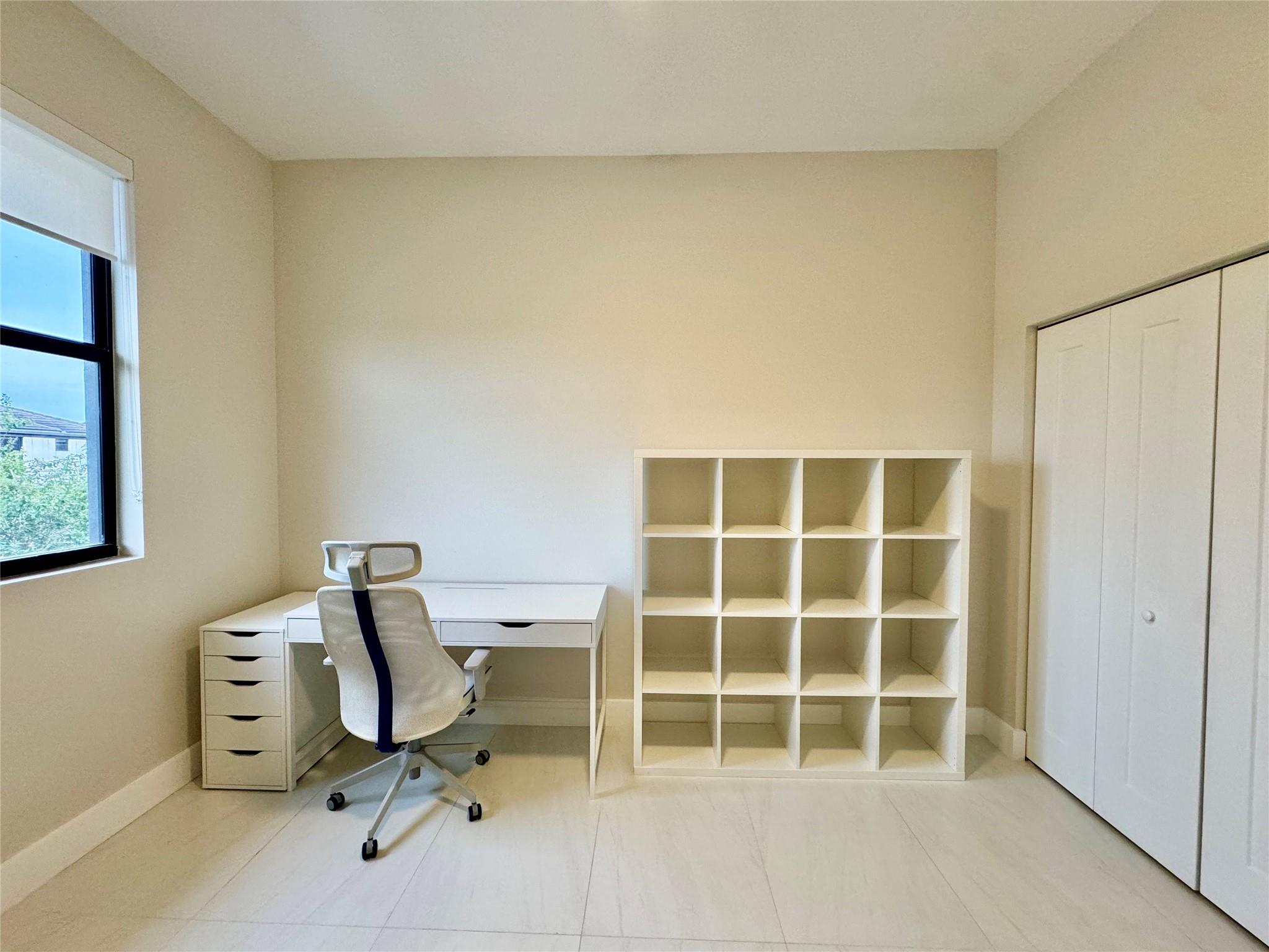 Whispering Oaks 183-173 B - Residential Lease