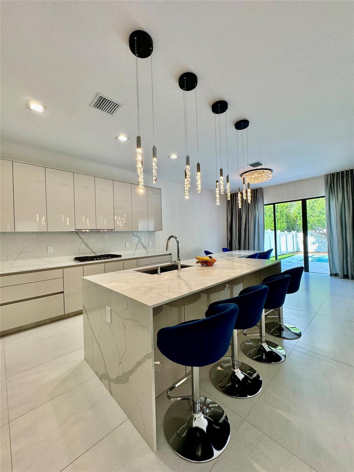 Whispering Oaks 183-173 B - Residential Lease