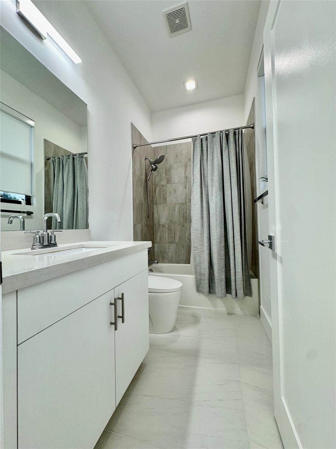 Whispering Oaks 183-173 B - Residential Lease