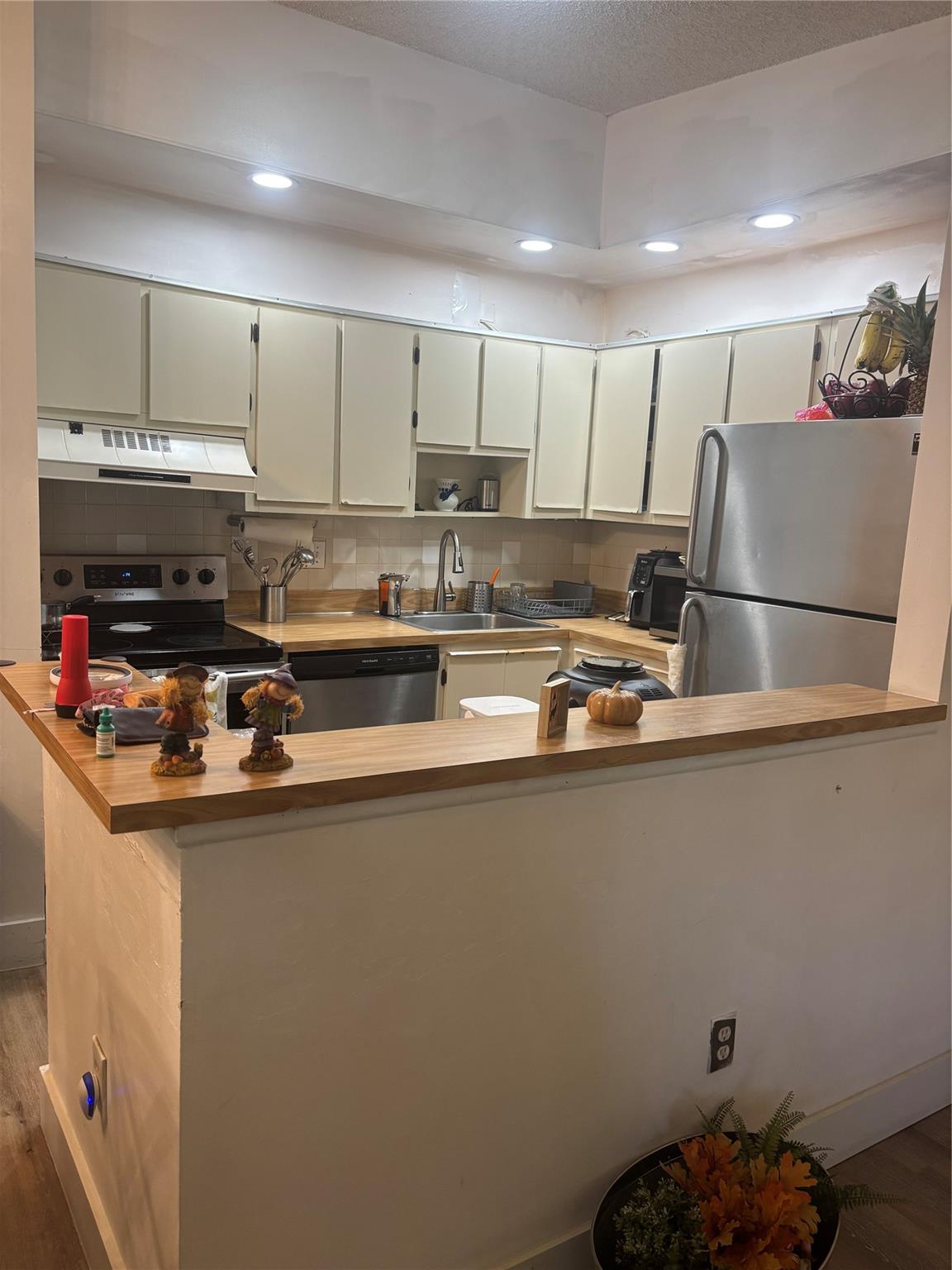 Clairmont Condominium - Residential Lease