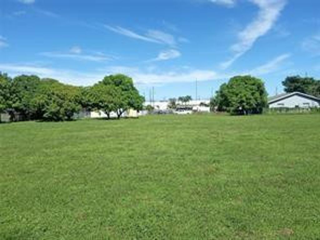 Photo of 2014 NW 28th Street, Oakland Park, FL 33311 (MLS # F10555433)