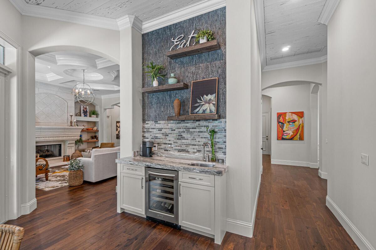 ROYAL PALM YACHT & COUNTR - Residential Lease