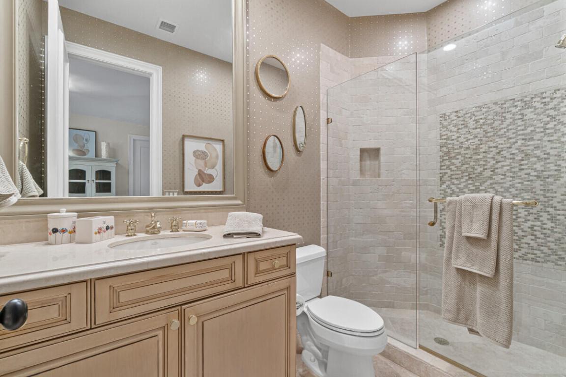 ROYAL PALM YACHT & COUNTRY CLUB - Residential Lease