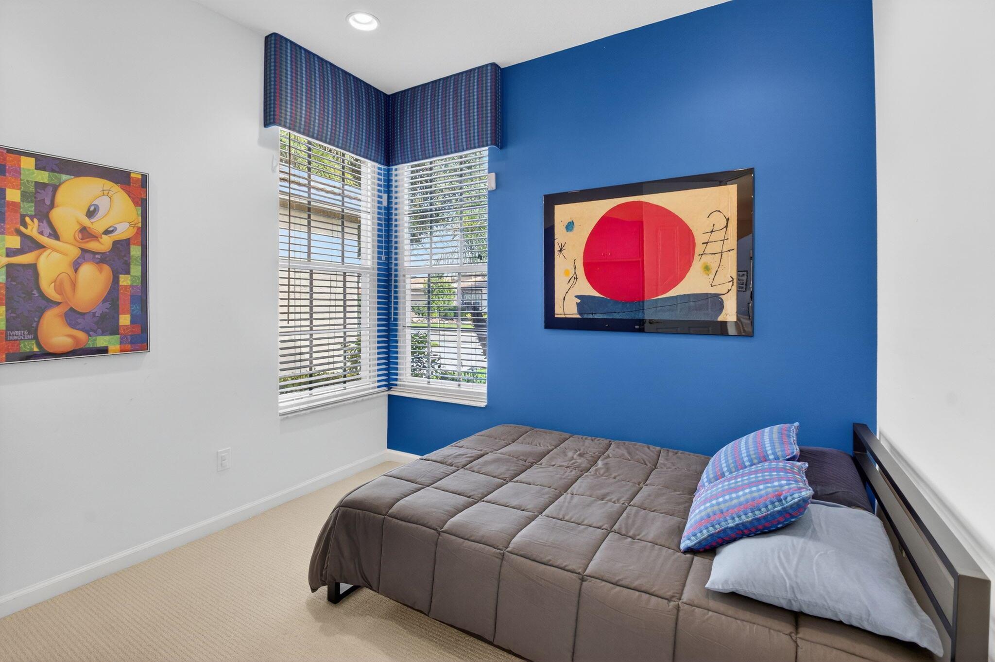 VALENCIA FALLS - Residential