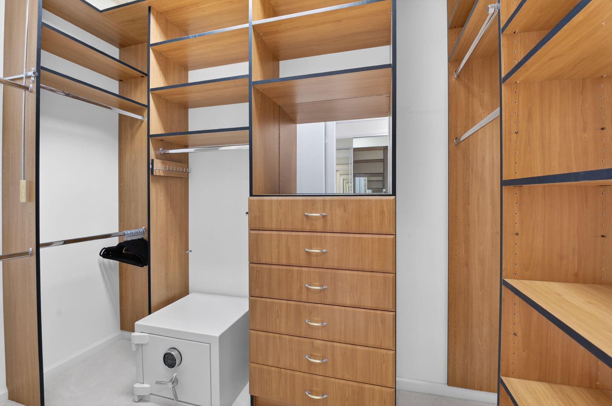 VALENCIA FALLS - Residential