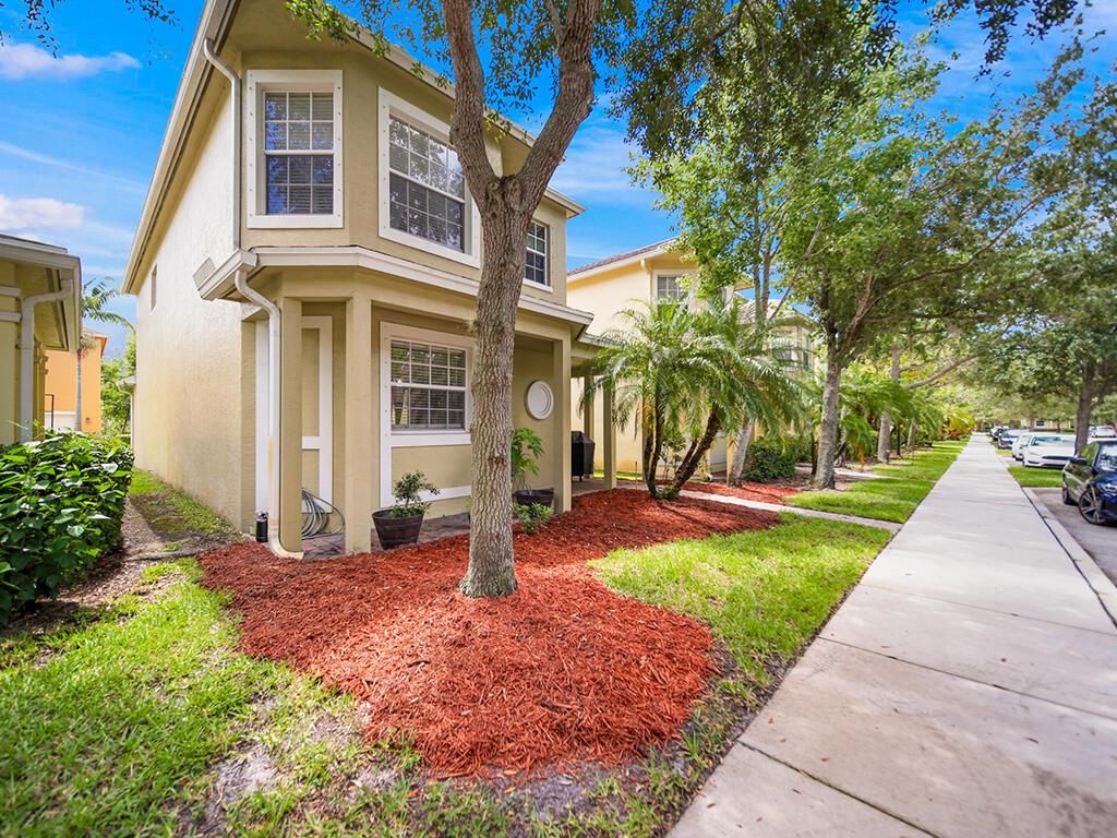 Photo of 2566 SE Pineland Drive, Port St Lucie, FL 34952 (MLS # R10901412)