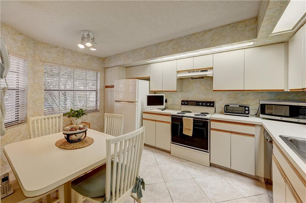 WATERFORD ISLES - Residential