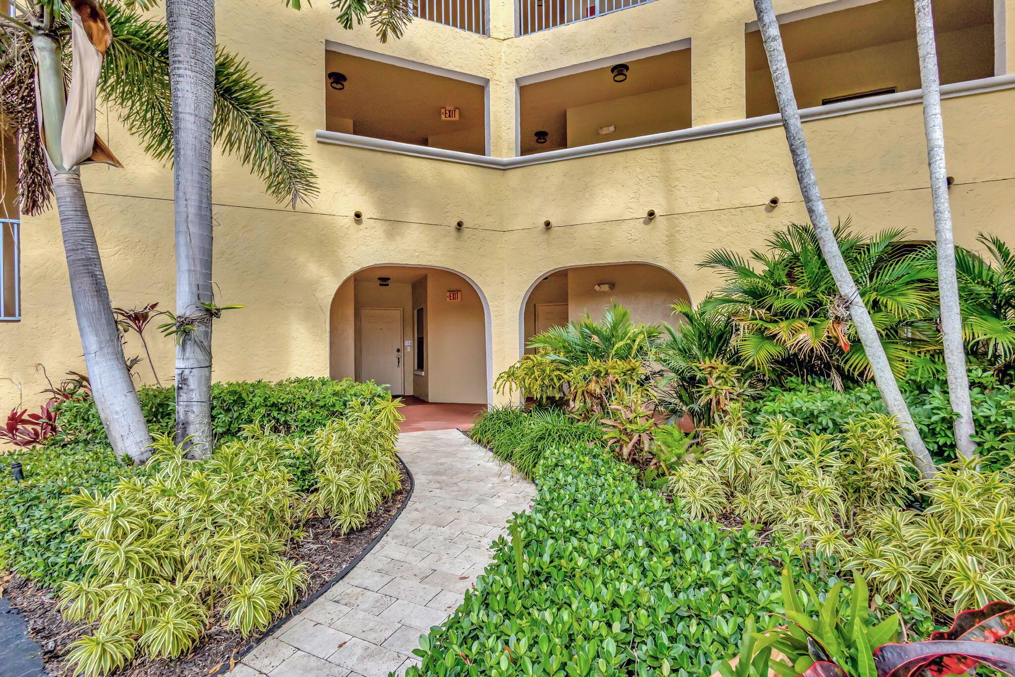 300 Uno Lago Drive 101