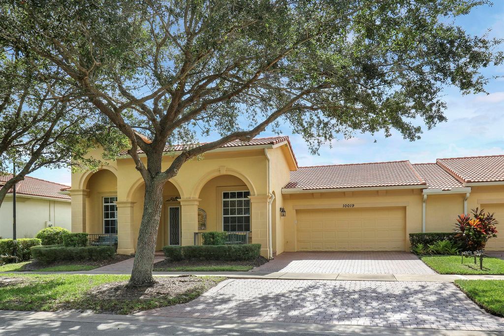 Photo of 10019 SW Ambrose Way, Port Saint Lucie, FL 34986 (MLS # R11072841)