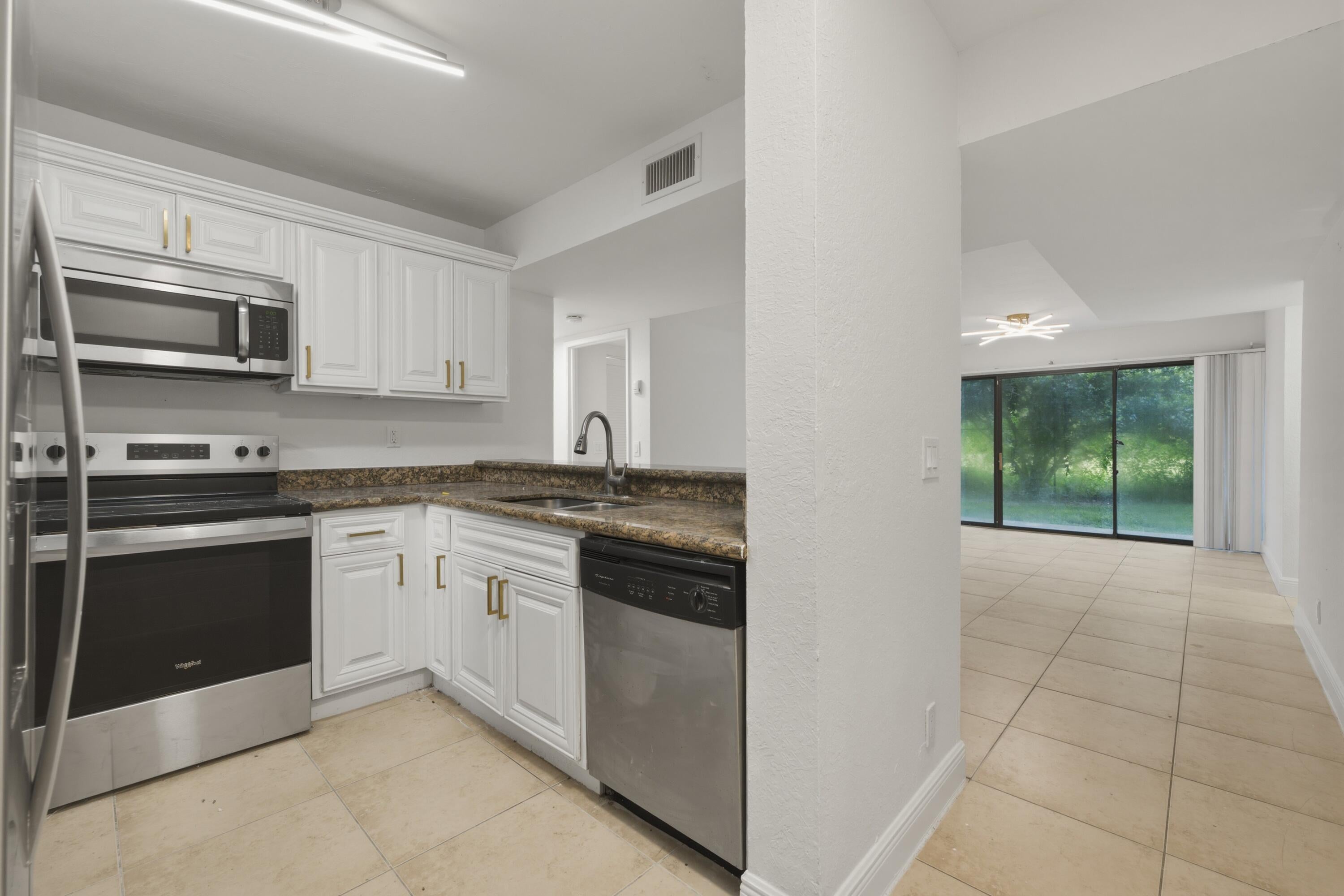 Properties 1581 Windorah Way B