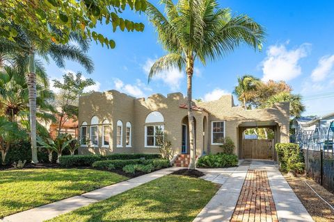 A home in Lake Worth Beach