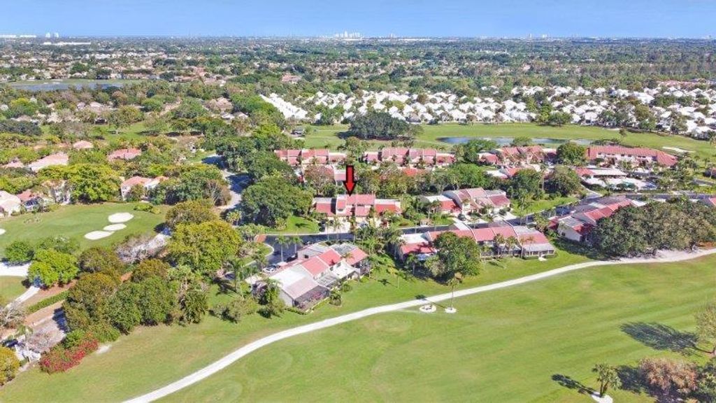 Photo of 704 Windermere Way, Palm Beach Gardens, FL 33418 (MLS # R10962979)