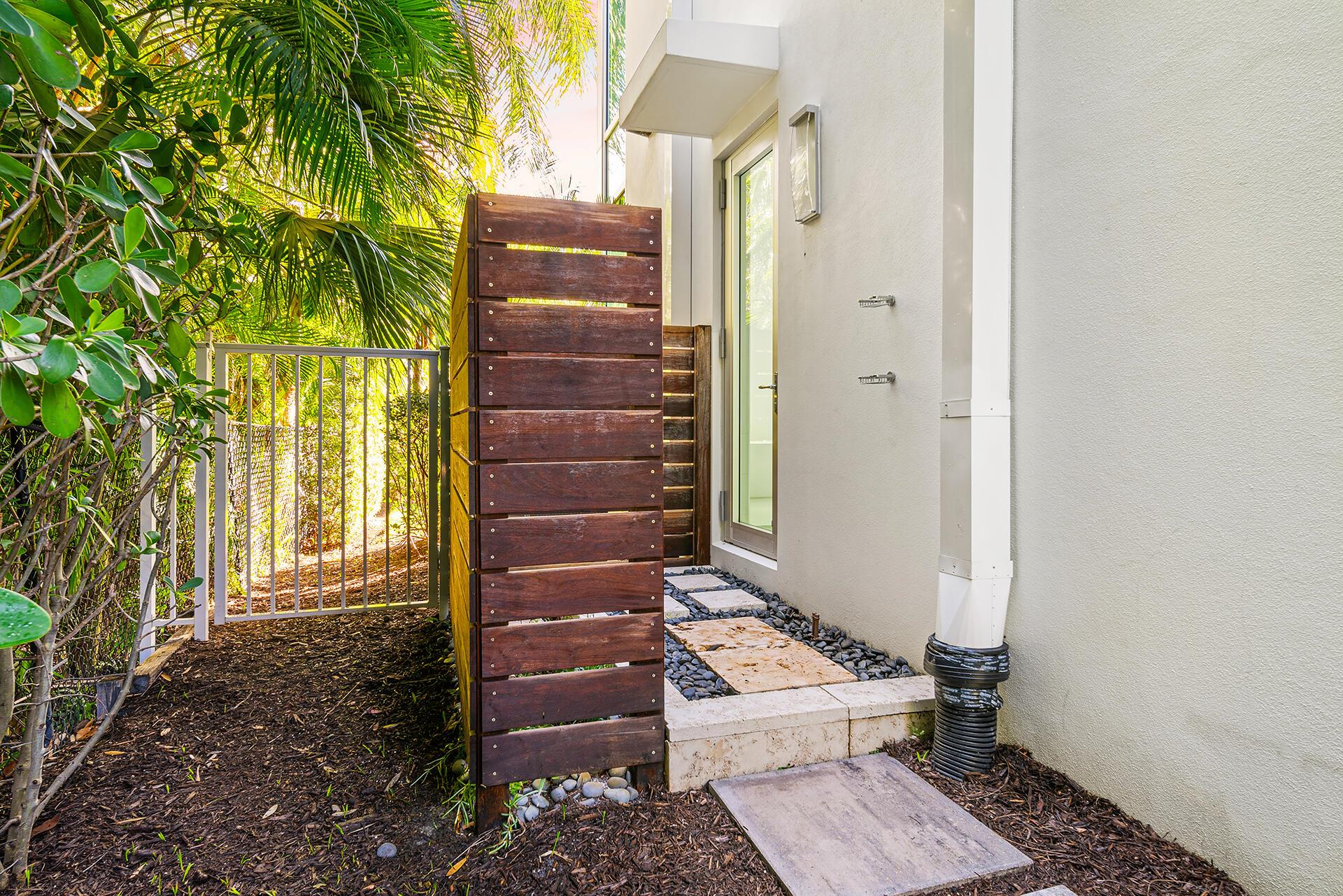 ELLAMAR - Residential