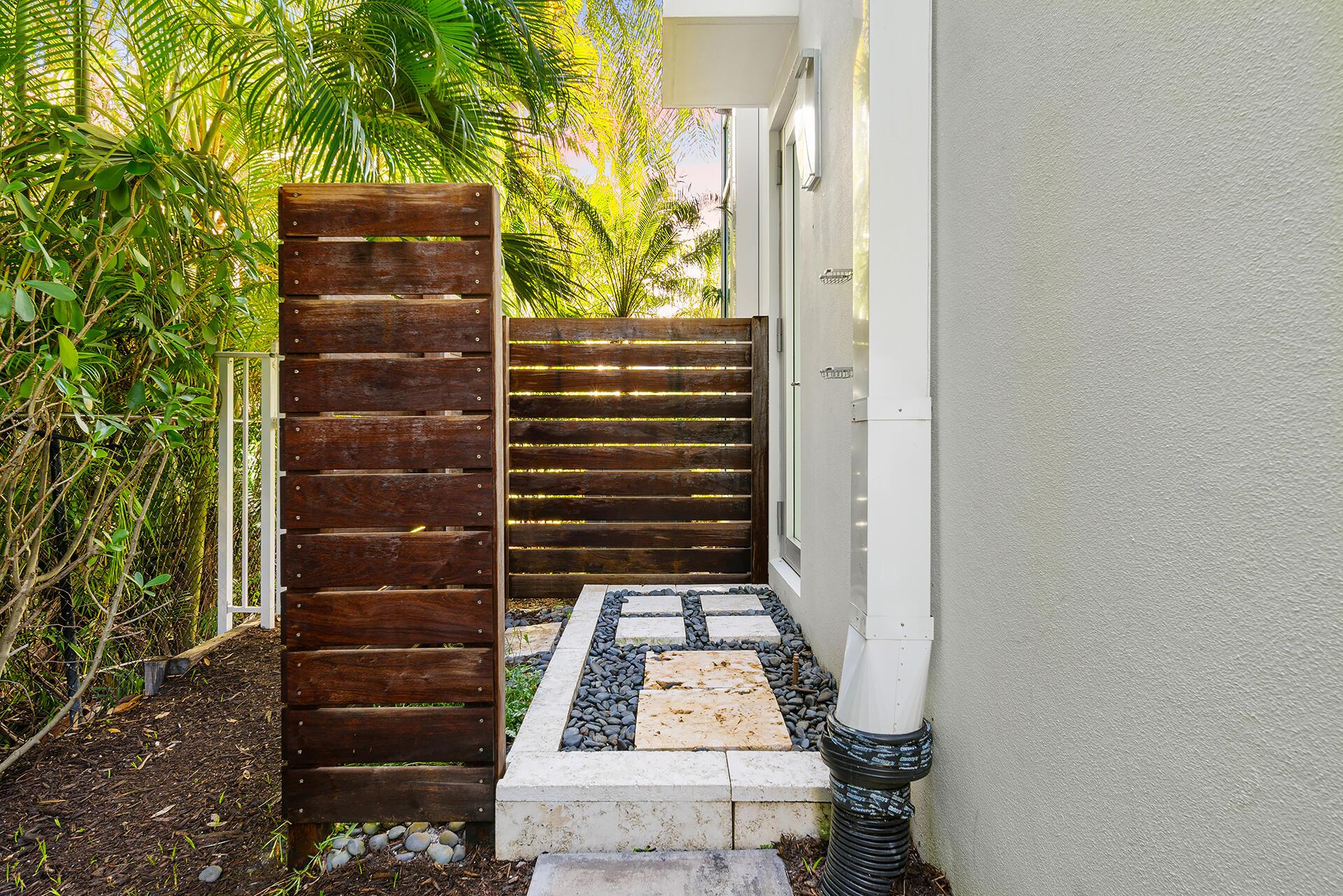 ELLAMAR - Residential