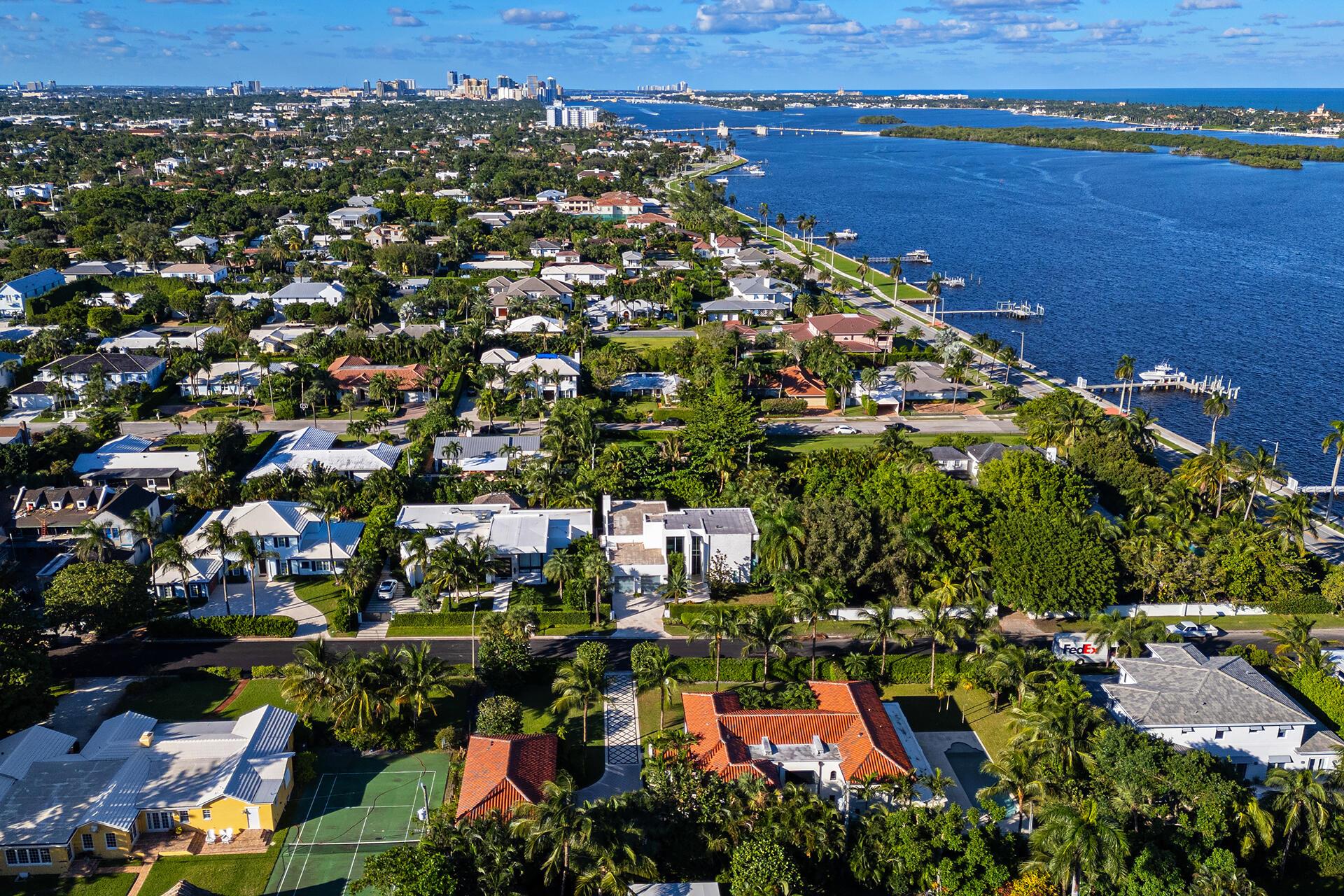 ELLAMAR - Residential