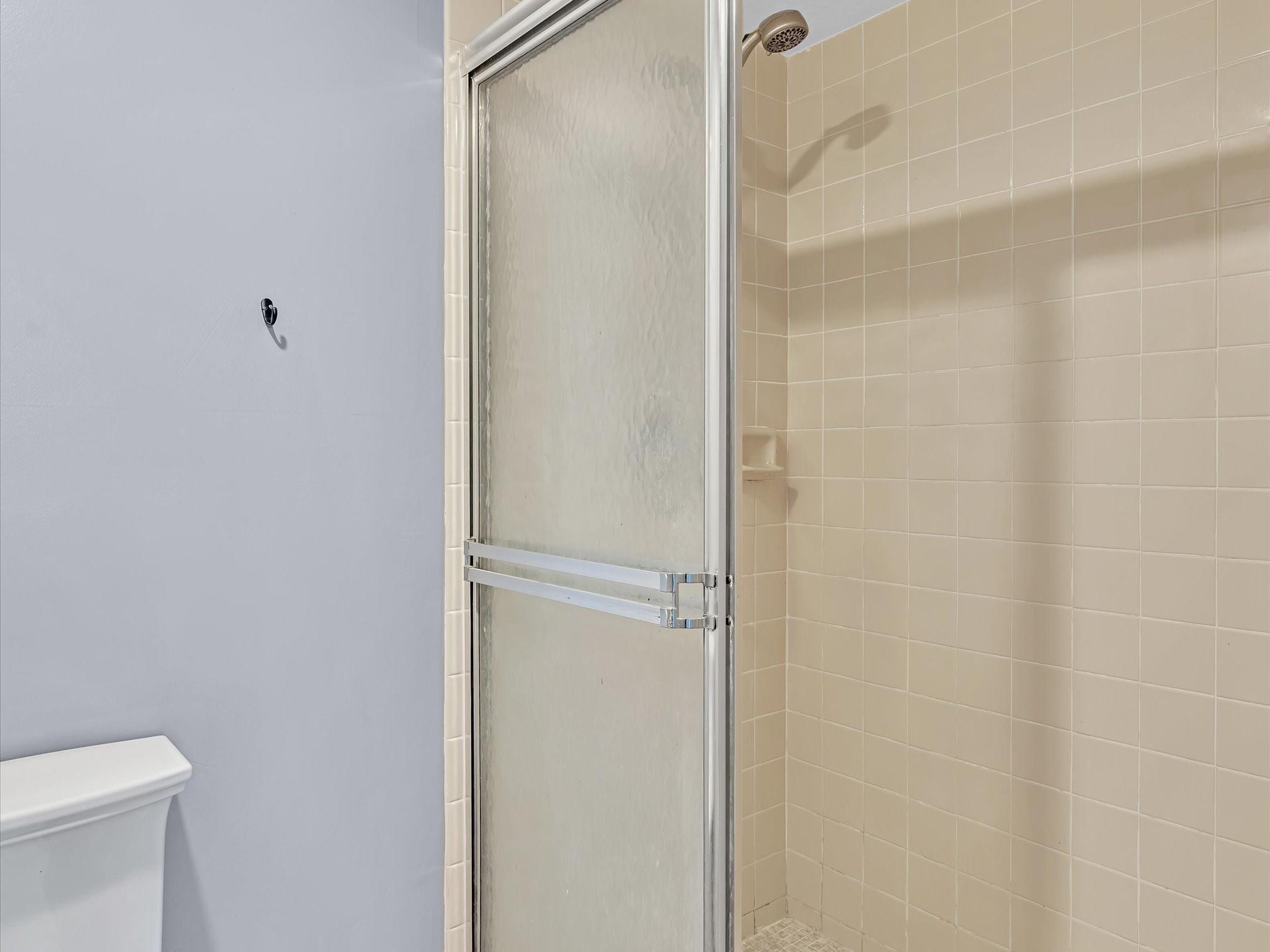 Condo 23 Of Whitehall Con - Residential Lease