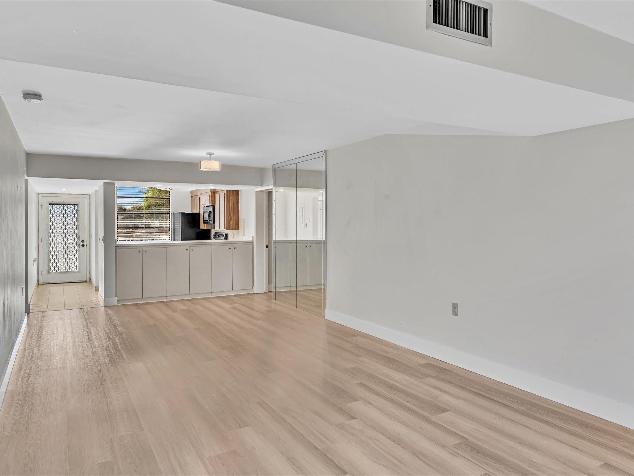 Condo 23 Of Whitehall Con - Residential Lease