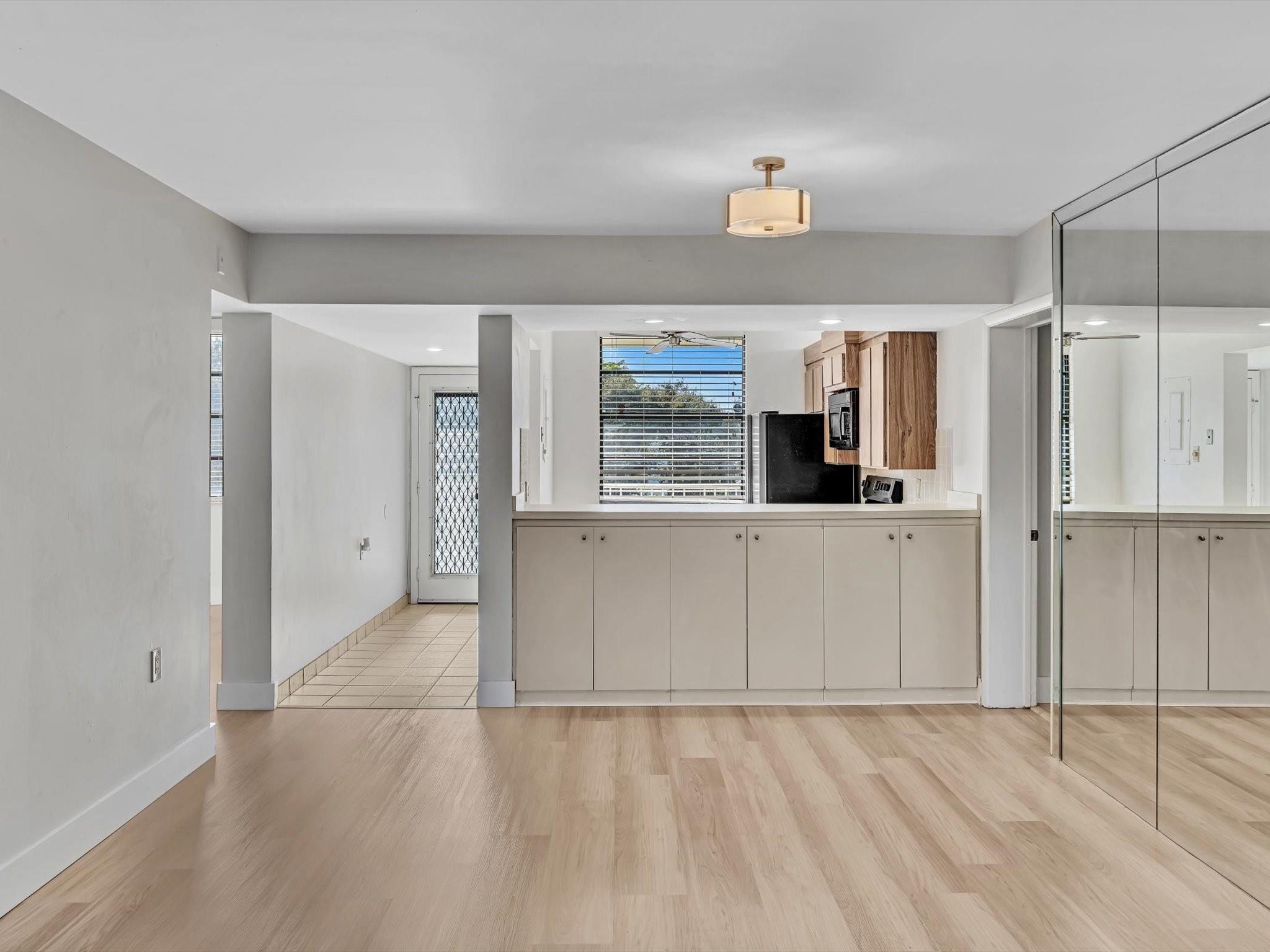 Condo 23 Of Whitehall Con - Residential Lease