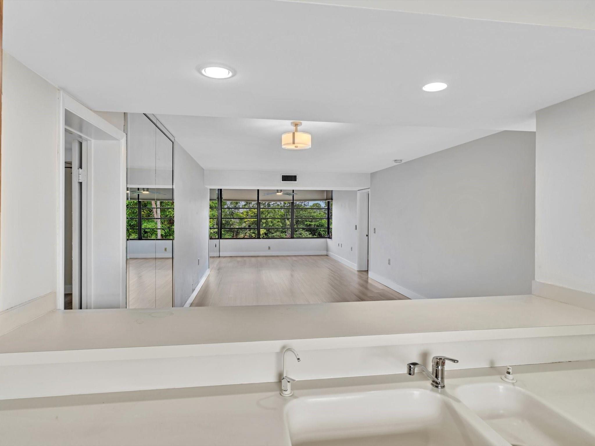Condo 23 Of Whitehall Con - Residential Lease