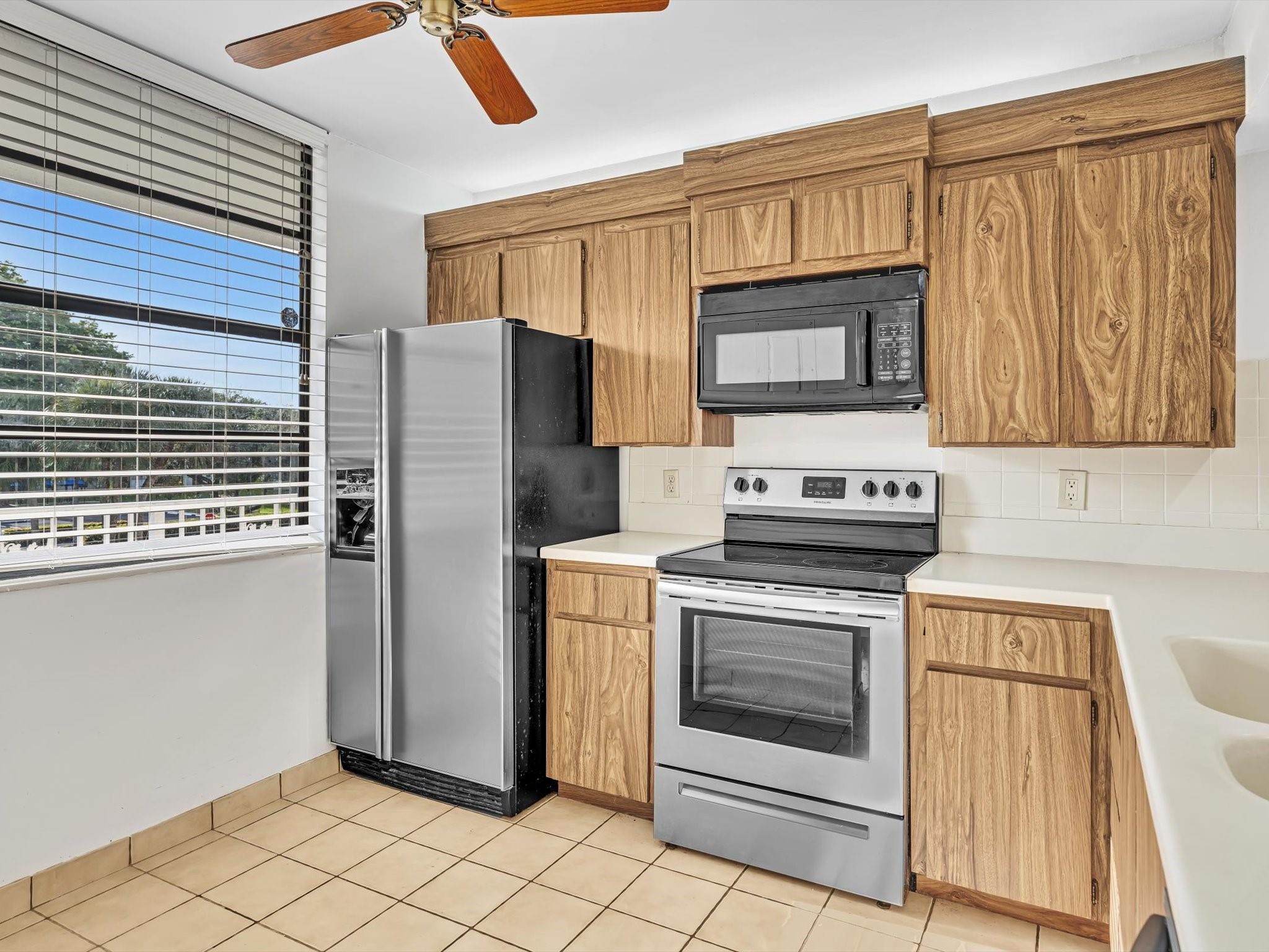 Condo 23 Of Whitehall Con - Residential Lease