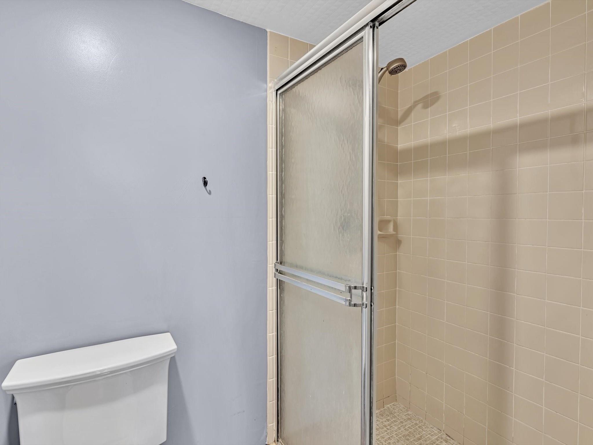 Condo 23 Of Whitehall Con - Residential Lease