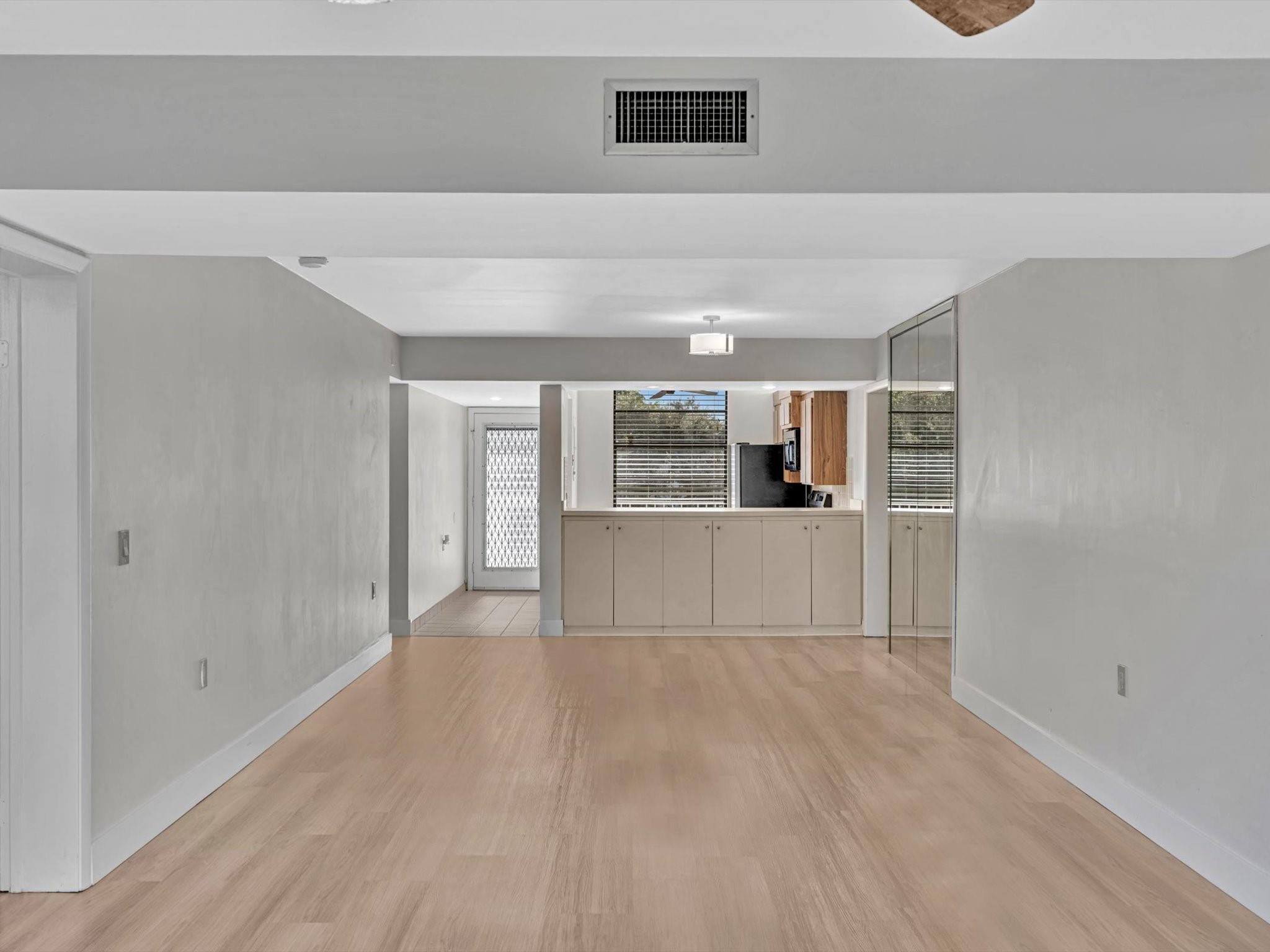 Condo 23 Of Whitehall Con - Residential Lease