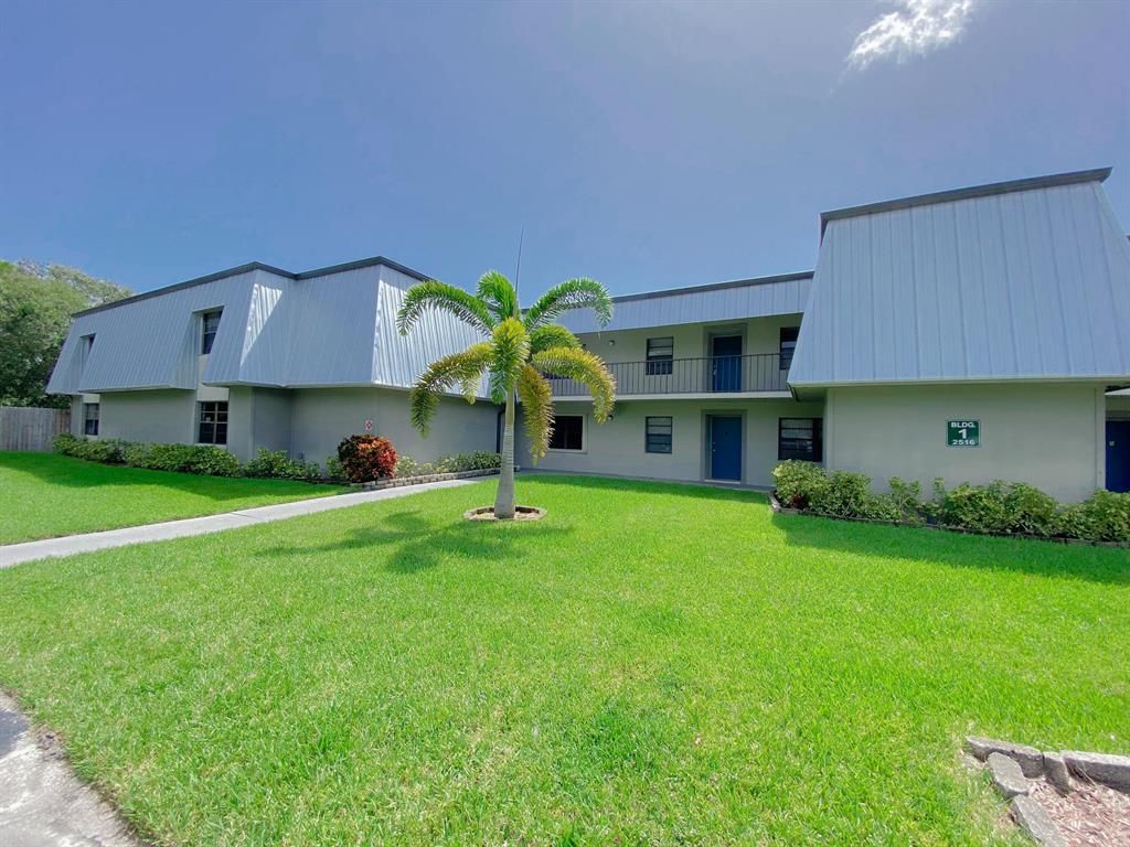 Photo of 2516 S 19th Street St #204, Fort Pierce, FL 34982 (MLS # R10820498)