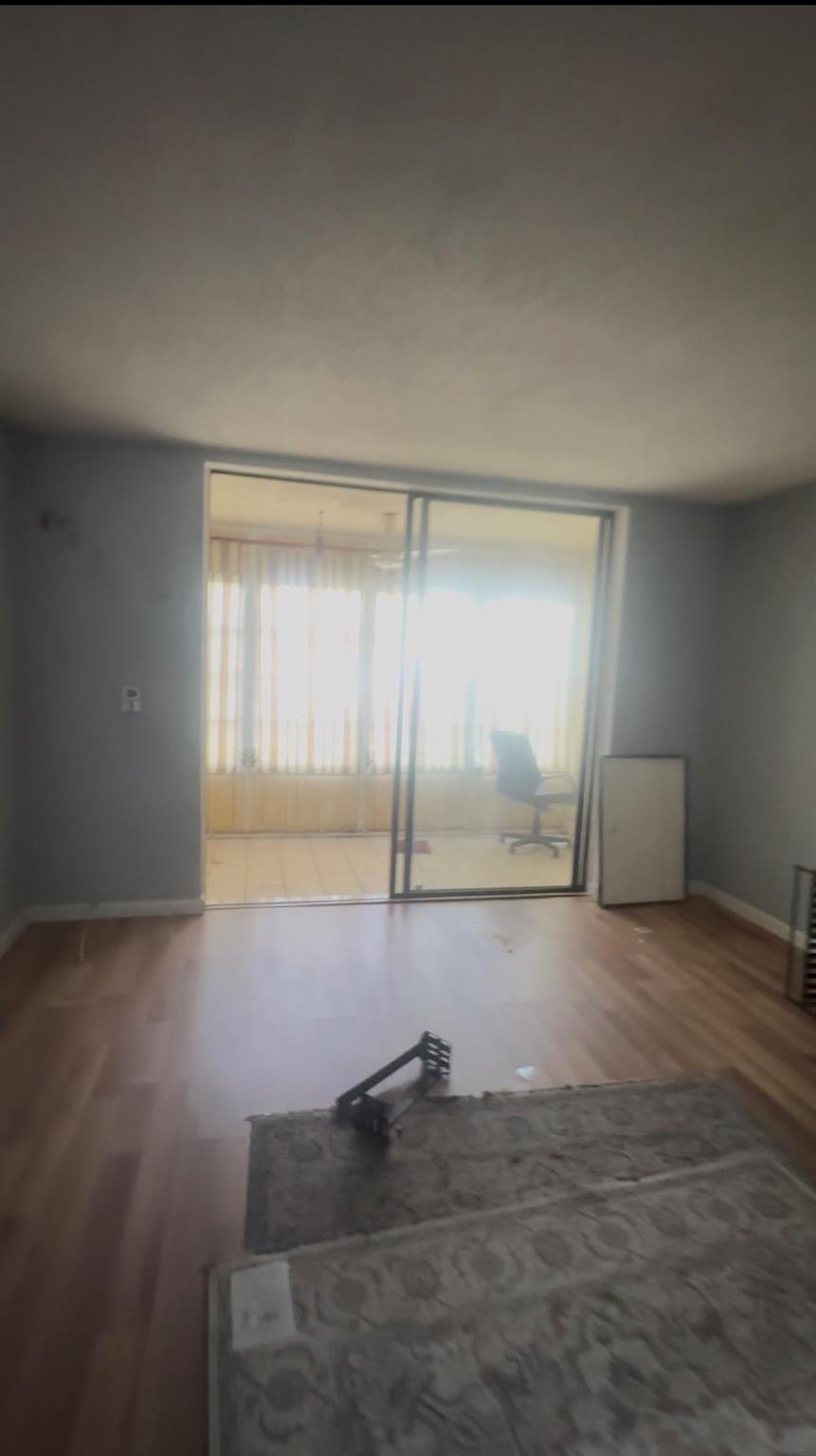 2800 Somerset Dr J107