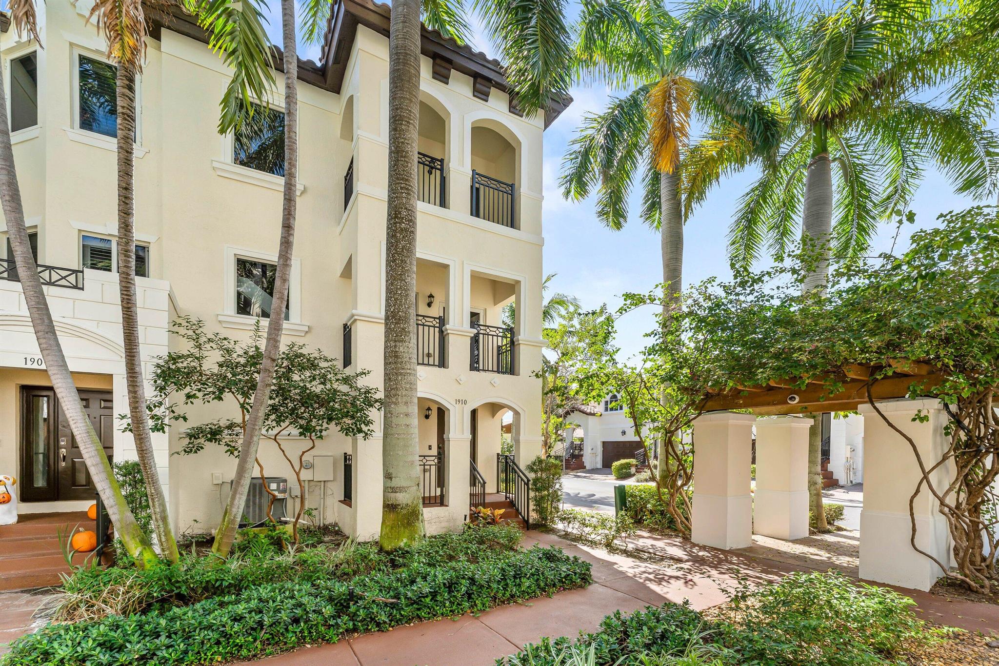 COASTAL BAY COLONY - Residential Lease