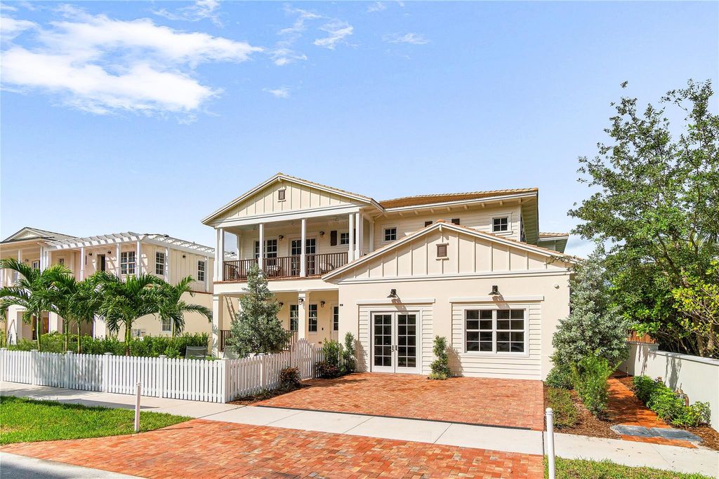 Photo of 130 SE 1st Ave, Delray Beach, FL 33444 (MLS # F10539018)
