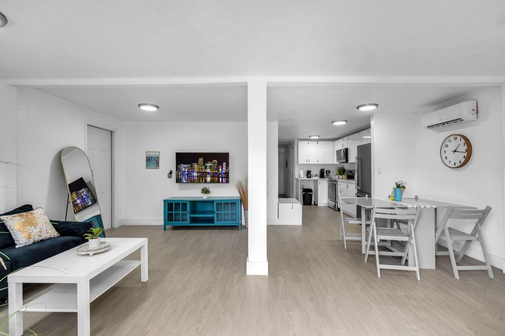 Photo of 109 NW 7th Avenue, Dania Beach, FL 33004 (MLS # B26011788)