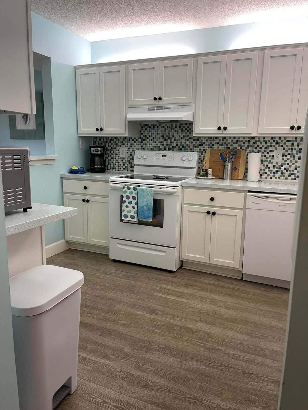 Photo of 1210 SE PARKVIEW Place #E3, Stuart, FL 34994 (MLS # B26059826)