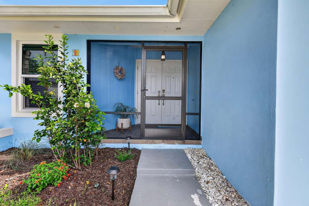 Photo of 715 SW SALERNO Road, Stuart, FL 34997 (MLS # B26068577)